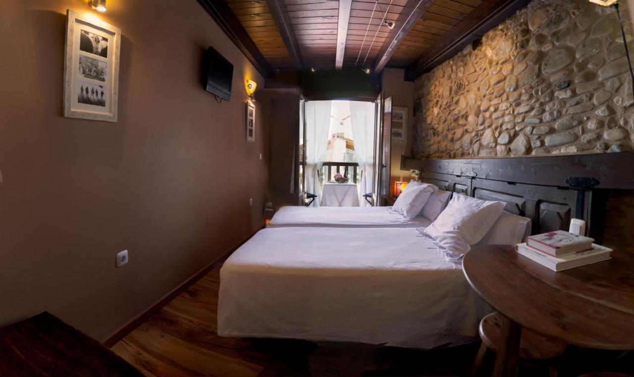 Micro-Hostal La Puerta del Perdón Villafranca Del Bierzo Exterior foto