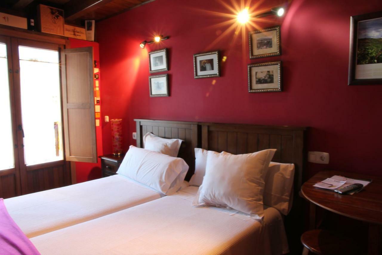 Micro-Hostal La Puerta del Perdón Villafranca Del Bierzo Exterior foto