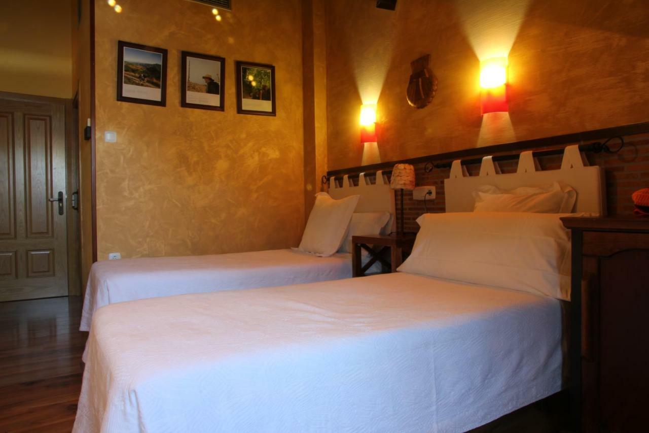 Micro-Hostal La Puerta del Perdón Villafranca Del Bierzo Exterior foto