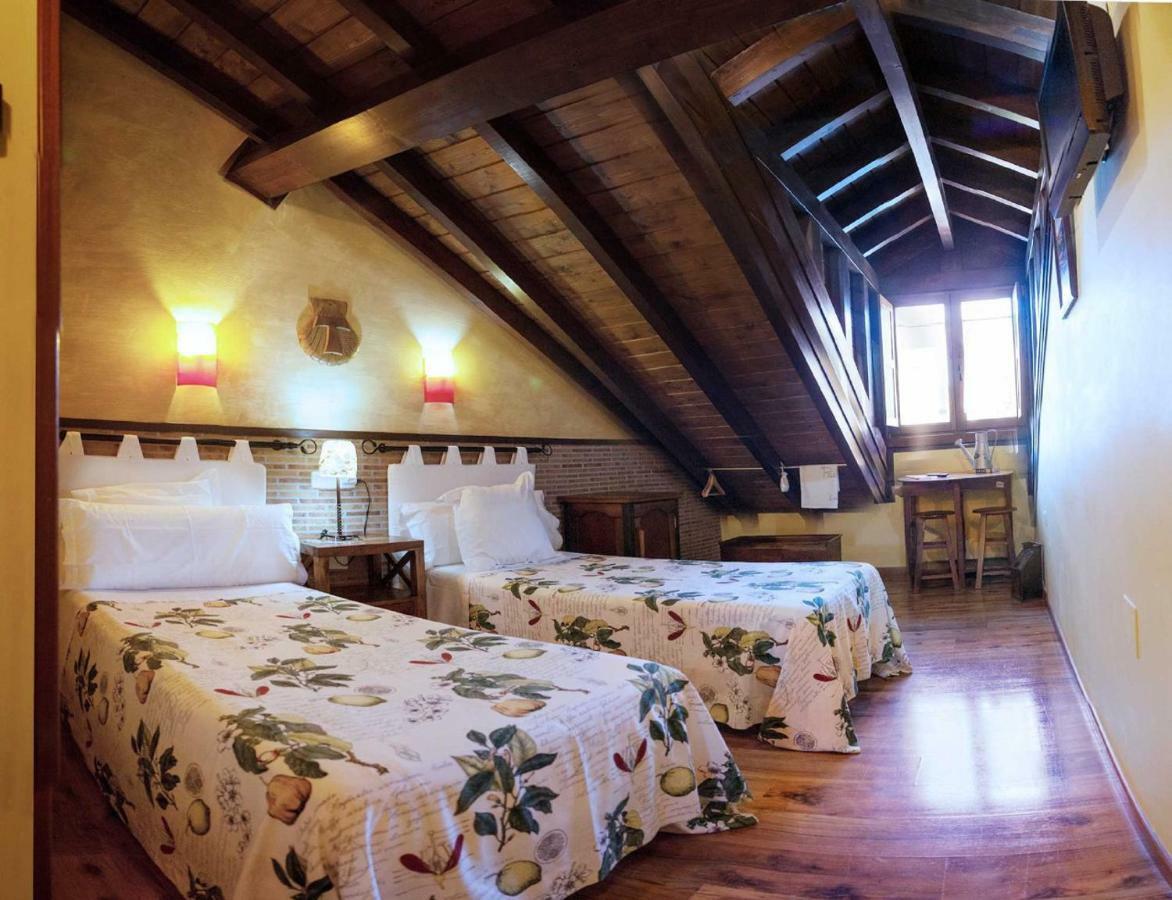 Micro-Hostal La Puerta del Perdón Villafranca Del Bierzo Exterior foto