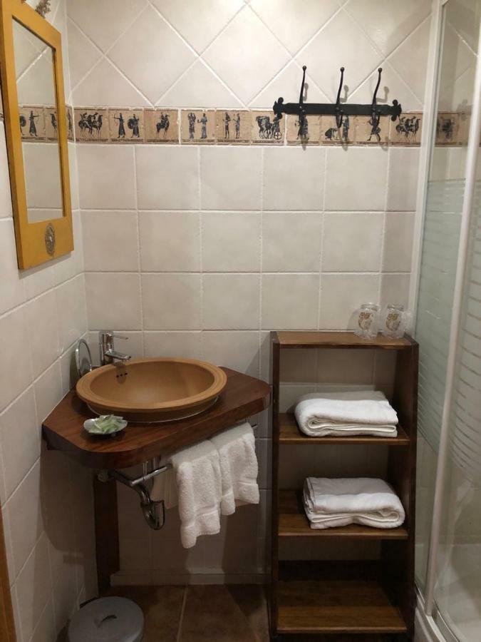 Micro-Hostal La Puerta del Perdón Villafranca Del Bierzo Exterior foto